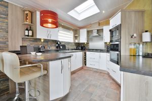 Kitchen/breakfast room- click for photo gallery